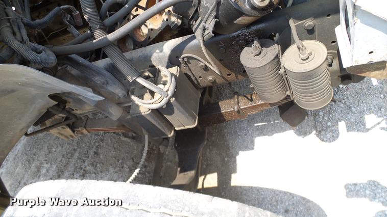 image for item L3146 1998 Ford F700 dump flatbed truck