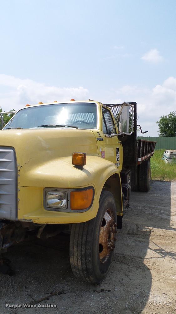 image for item L3146 1998 Ford F700 dump flatbed truck