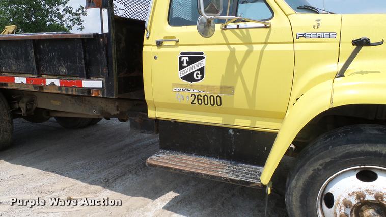 image for item L3146 1998 Ford F700 dump flatbed truck