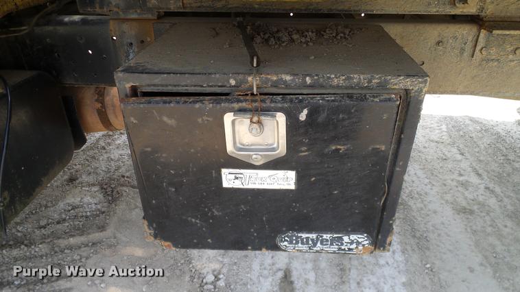 image for item L3146 1998 Ford F700 dump flatbed truck