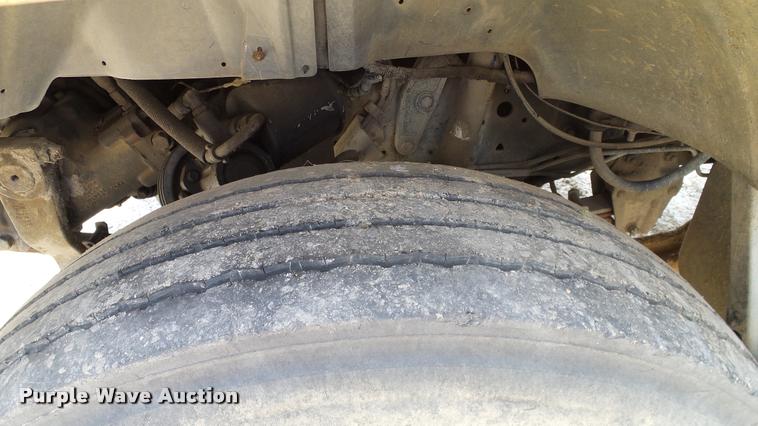 image for item L3146 1998 Ford F700 dump flatbed truck