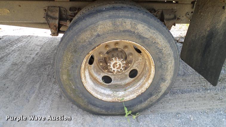 image for item L3146 1998 Ford F700 dump flatbed truck