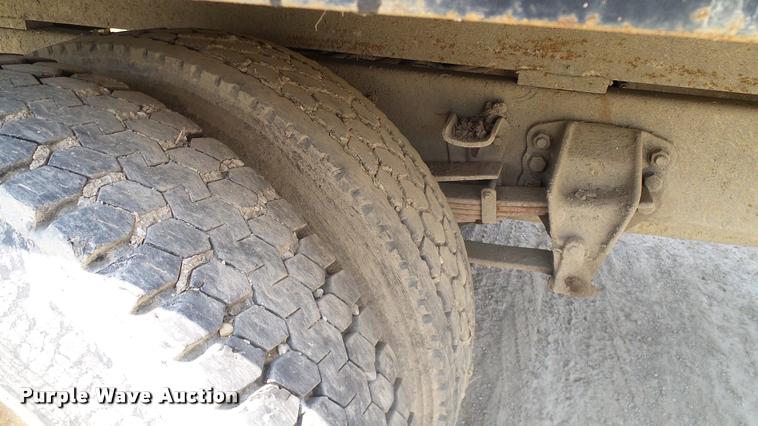 image for item L3146 1998 Ford F700 dump flatbed truck