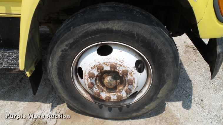 image for item L3146 1998 Ford F700 dump flatbed truck