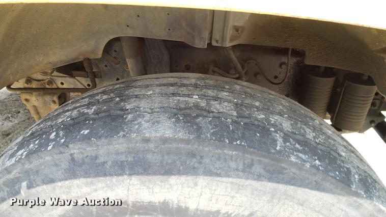 image for item L3146 1998 Ford F700 dump flatbed truck