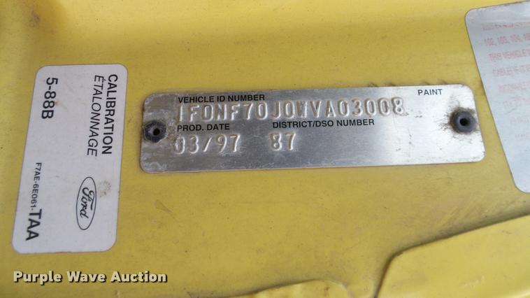 image for item L3146 1998 Ford F700 dump flatbed truck