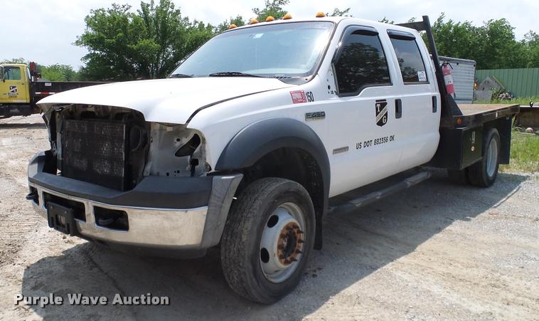 image for item L3147 2007 Ford F450 Super Duty Crew Cab flatbed truck