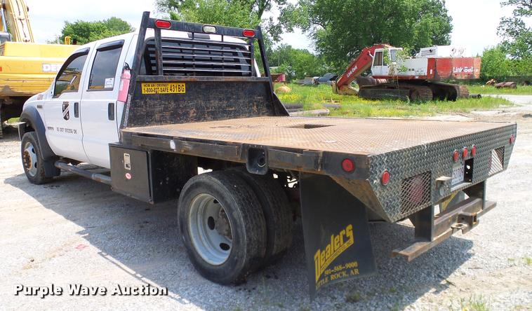 image for item L3147 2007 Ford F450 Super Duty Crew Cab flatbed truck