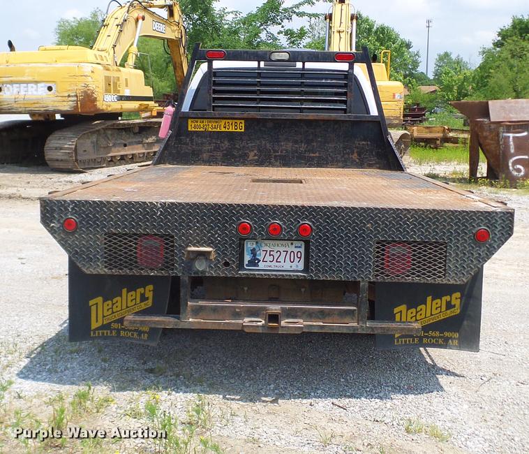 image for item L3147 2007 Ford F450 Super Duty Crew Cab flatbed truck