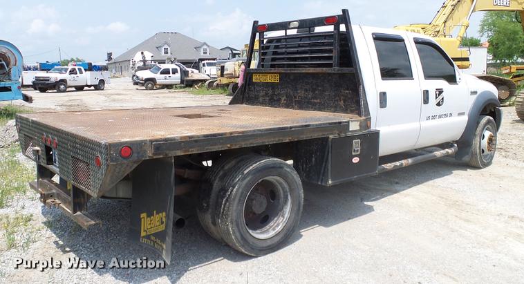 image for item L3147 2007 Ford F450 Super Duty Crew Cab flatbed truck