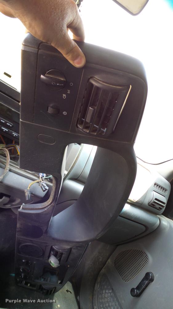 image for item L3147 2007 Ford F450 Super Duty Crew Cab flatbed truck