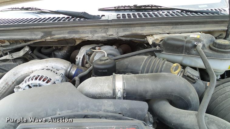 image for item L3147 2007 Ford F450 Super Duty Crew Cab flatbed truck