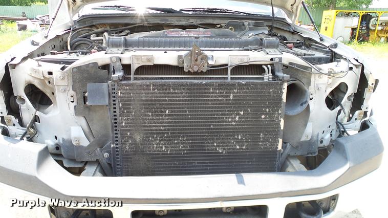 image for item L3147 2007 Ford F450 Super Duty Crew Cab flatbed truck