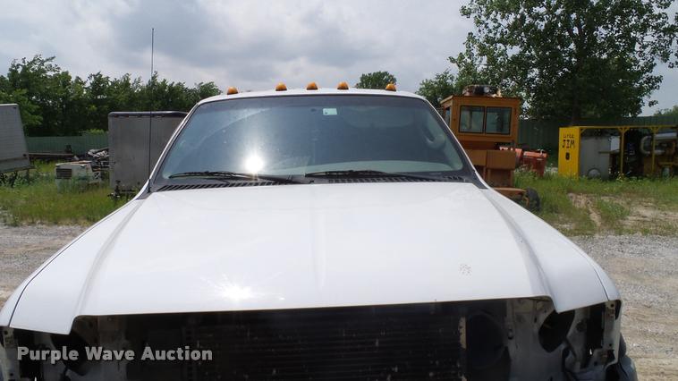 image for item L3147 2007 Ford F450 Super Duty Crew Cab flatbed truck