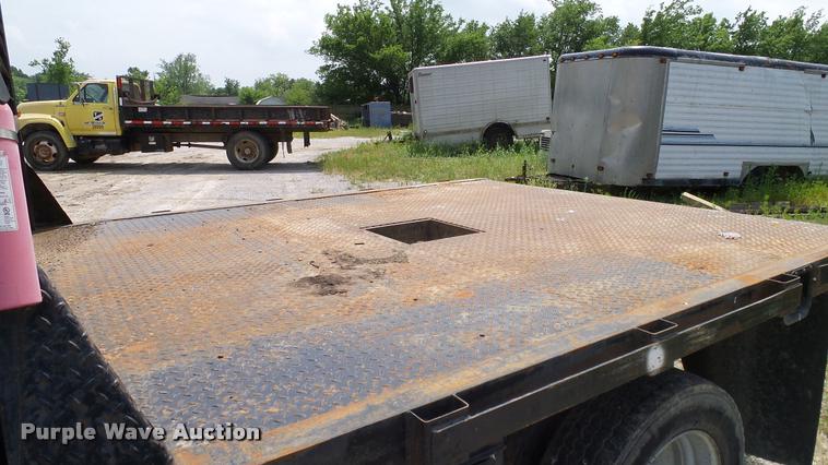 image for item L3147 2007 Ford F450 Super Duty Crew Cab flatbed truck