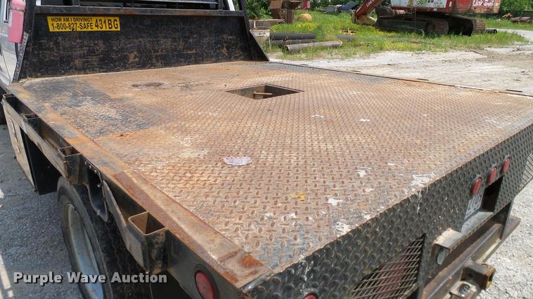 image for item L3147 2007 Ford F450 Super Duty Crew Cab flatbed truck