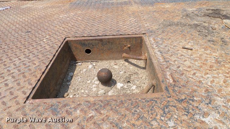 image for item L3147 2007 Ford F450 Super Duty Crew Cab flatbed truck