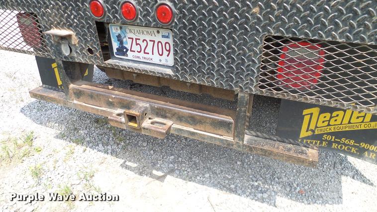 image for item L3147 2007 Ford F450 Super Duty Crew Cab flatbed truck