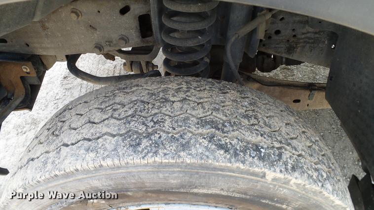 image for item L3147 2007 Ford F450 Super Duty Crew Cab flatbed truck