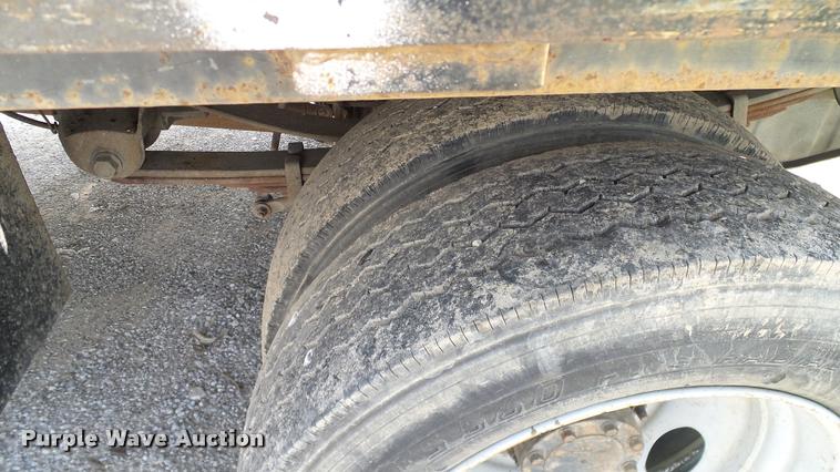 image for item L3147 2007 Ford F450 Super Duty Crew Cab flatbed truck