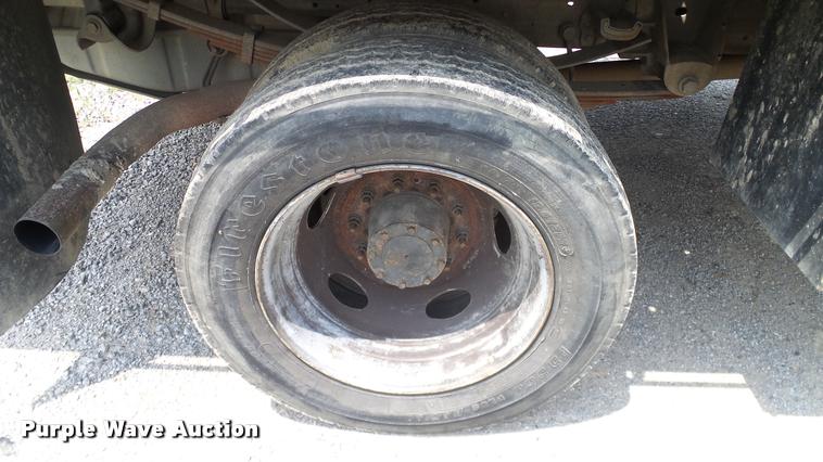 image for item L3147 2007 Ford F450 Super Duty Crew Cab flatbed truck