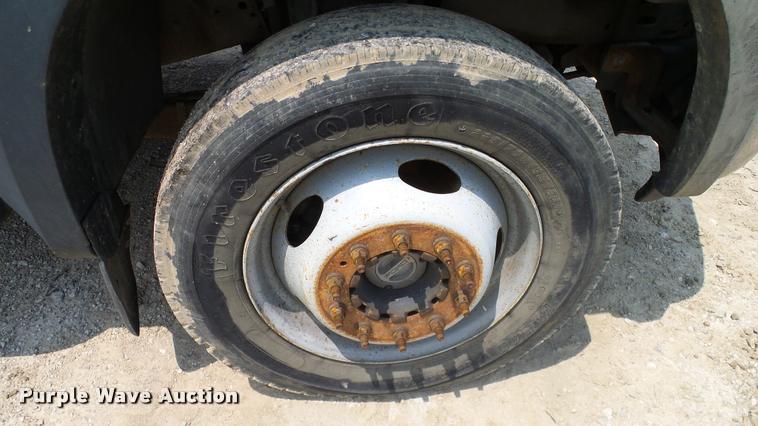 image for item L3147 2007 Ford F450 Super Duty Crew Cab flatbed truck