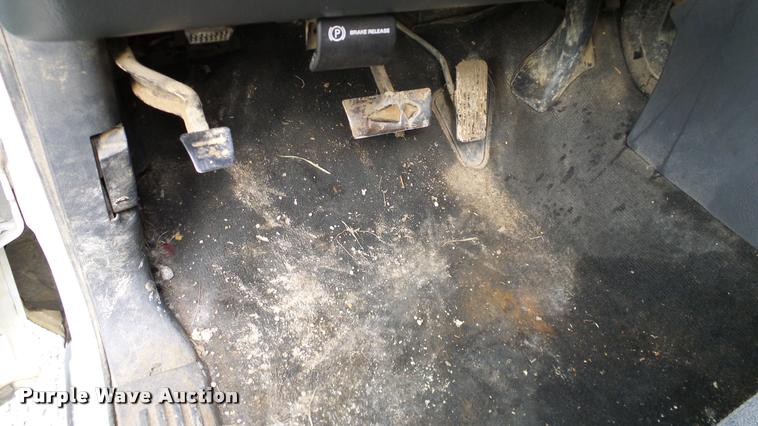 image for item L3149 2002 Chevrolet Silverado 1500 Ext. Cab pickup truck