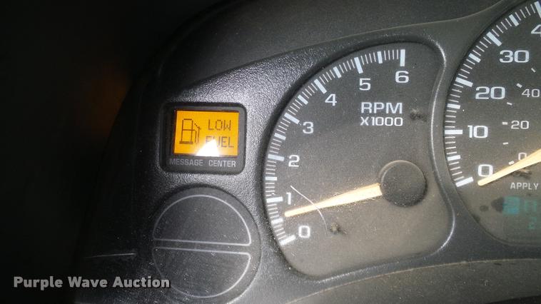 image for item L3149 2002 Chevrolet Silverado 1500 Ext. Cab pickup truck