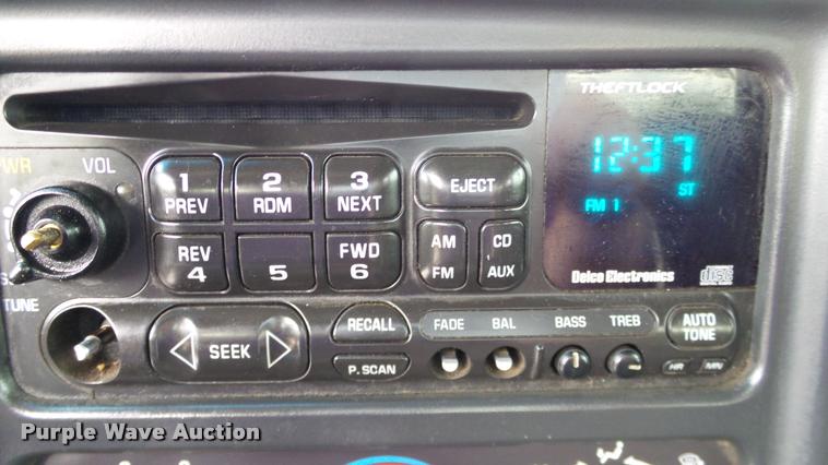 image for item L3149 2002 Chevrolet Silverado 1500 Ext. Cab pickup truck