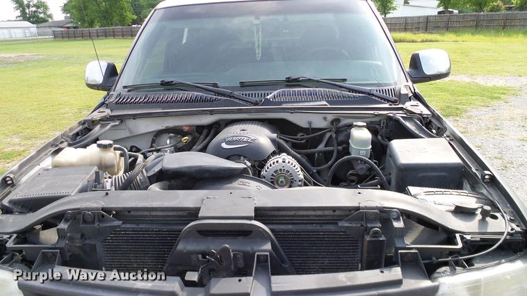 image for item L3149 2002 Chevrolet Silverado 1500 Ext. Cab pickup truck