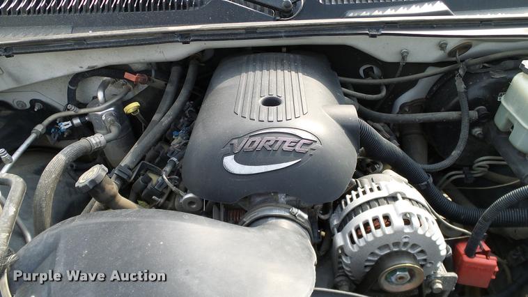 image for item L3149 2002 Chevrolet Silverado 1500 Ext. Cab pickup truck