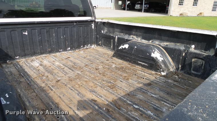 image for item L3149 2002 Chevrolet Silverado 1500 Ext. Cab pickup truck