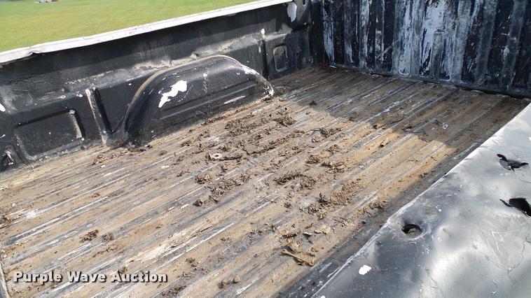 image for item L3149 2002 Chevrolet Silverado 1500 Ext. Cab pickup truck