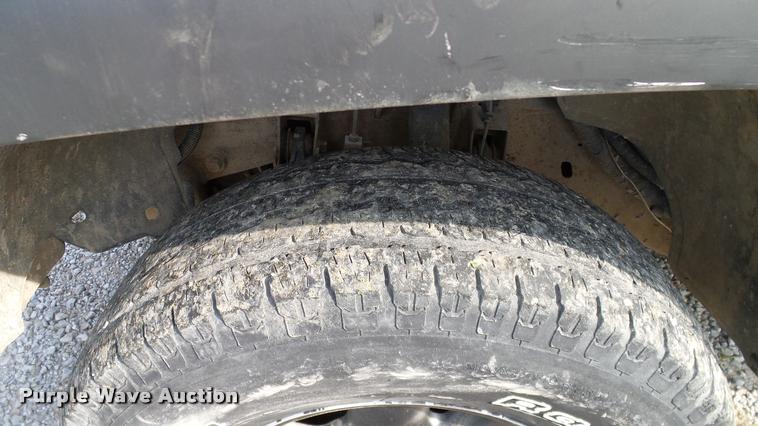 image for item L3149 2002 Chevrolet Silverado 1500 Ext. Cab pickup truck