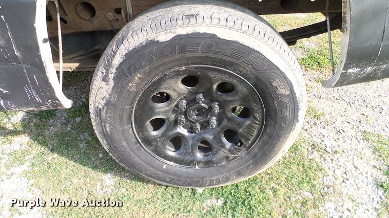 image for item L3149 2002 Chevrolet Silverado 1500 Ext. Cab pickup truck