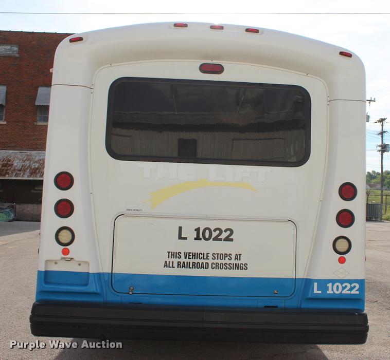 image for item L4992 2010 Chevrolet Express G4500 shuttle bus