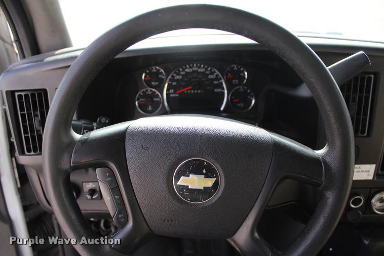 image for item L4992 2010 Chevrolet Express G4500 shuttle bus