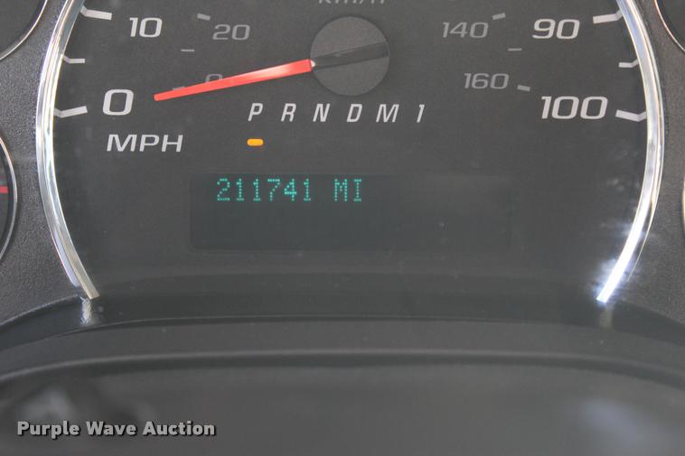 image for item L4992 2010 Chevrolet Express G4500 shuttle bus