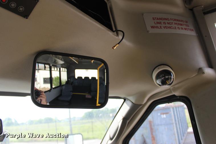 image for item L4992 2010 Chevrolet Express G4500 shuttle bus