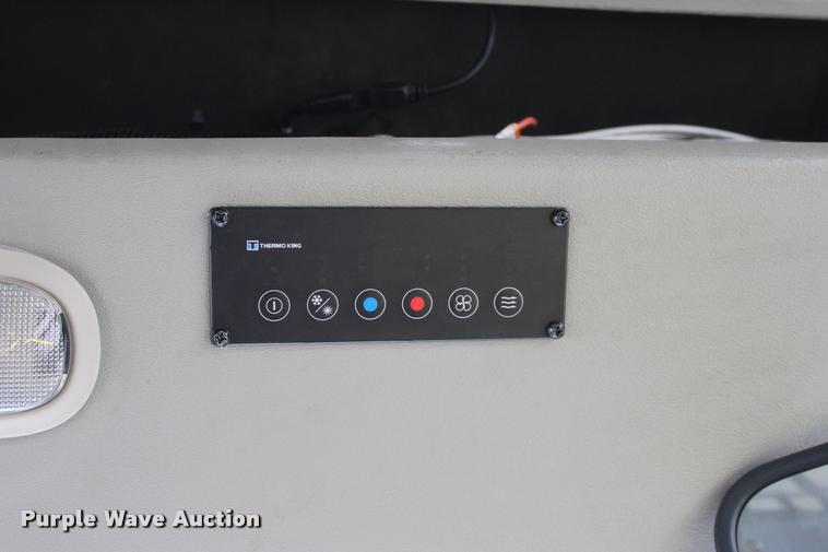 image for item L4992 2010 Chevrolet Express G4500 shuttle bus