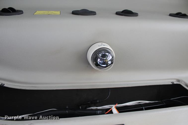 image for item L4992 2010 Chevrolet Express G4500 shuttle bus