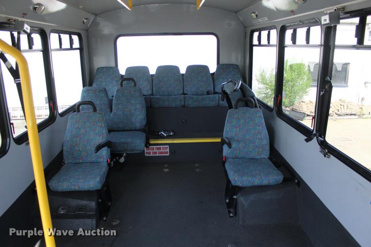 image for item L4992 2010 Chevrolet Express G4500 shuttle bus