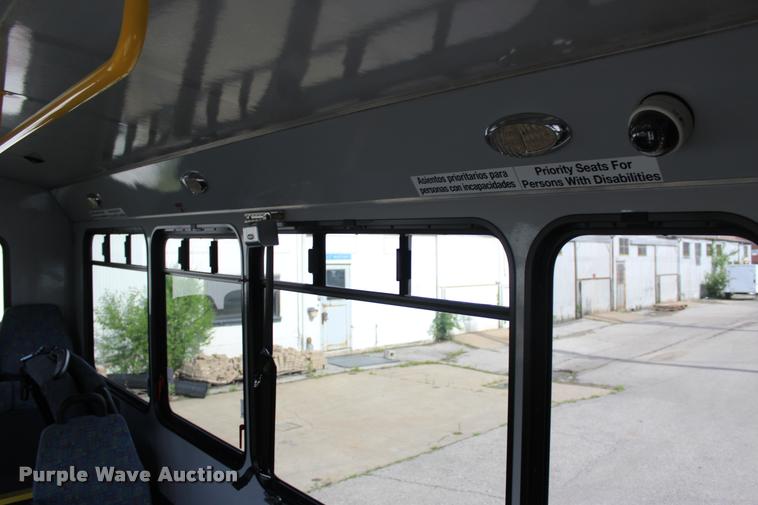 image for item L4992 2010 Chevrolet Express G4500 shuttle bus