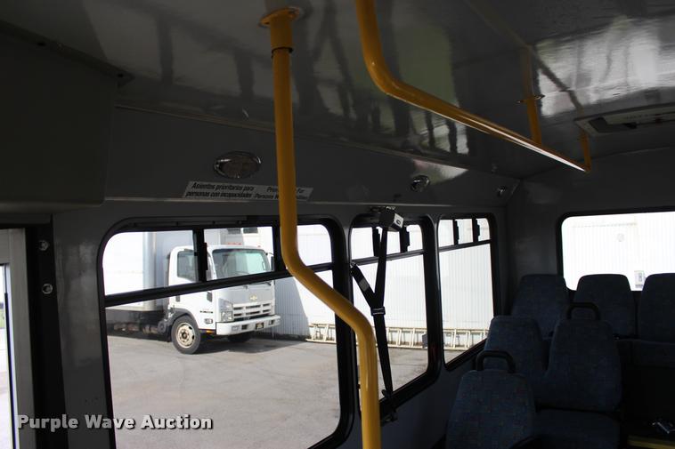 image for item L4992 2010 Chevrolet Express G4500 shuttle bus