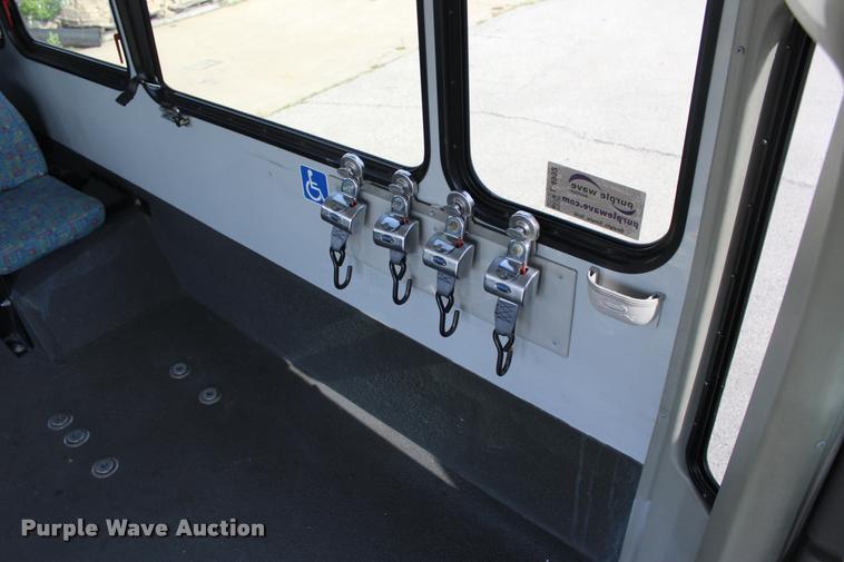 image for item L4992 2010 Chevrolet Express G4500 shuttle bus