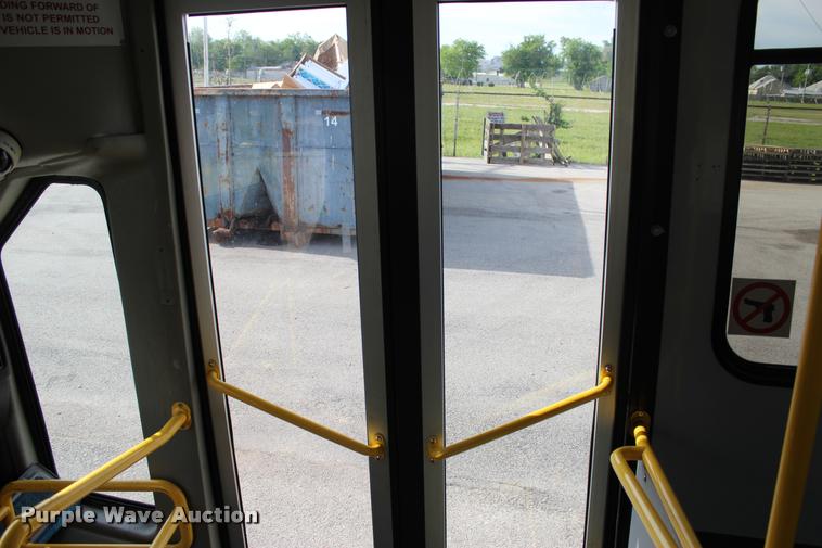 image for item L4992 2010 Chevrolet Express G4500 shuttle bus