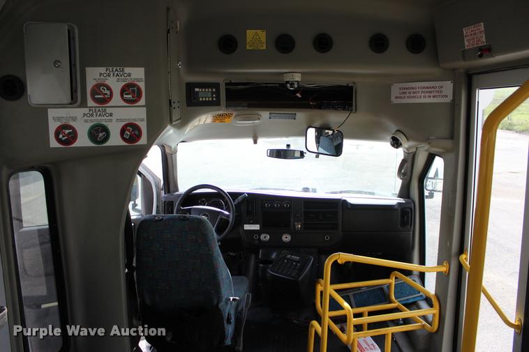 image for item L4992 2010 Chevrolet Express G4500 shuttle bus