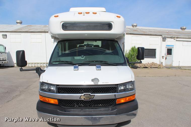 image for item L4992 2010 Chevrolet Express G4500 shuttle bus