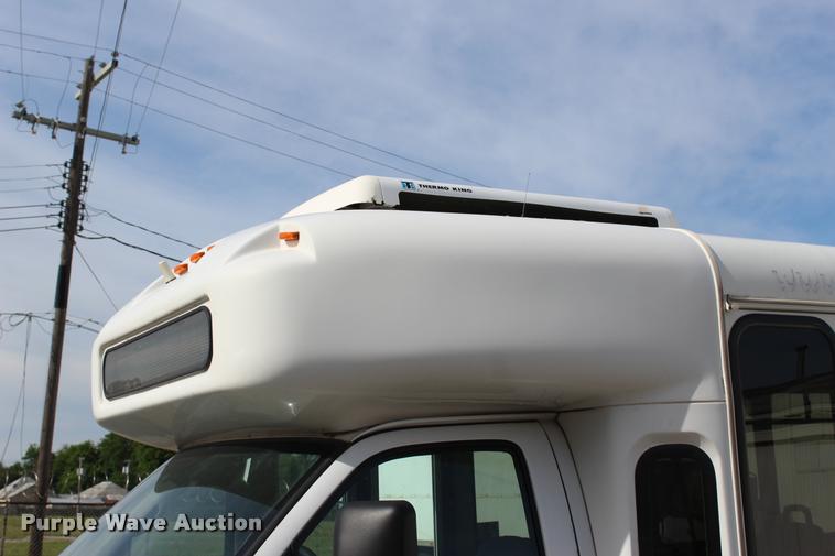 image for item L4992 2010 Chevrolet Express G4500 shuttle bus