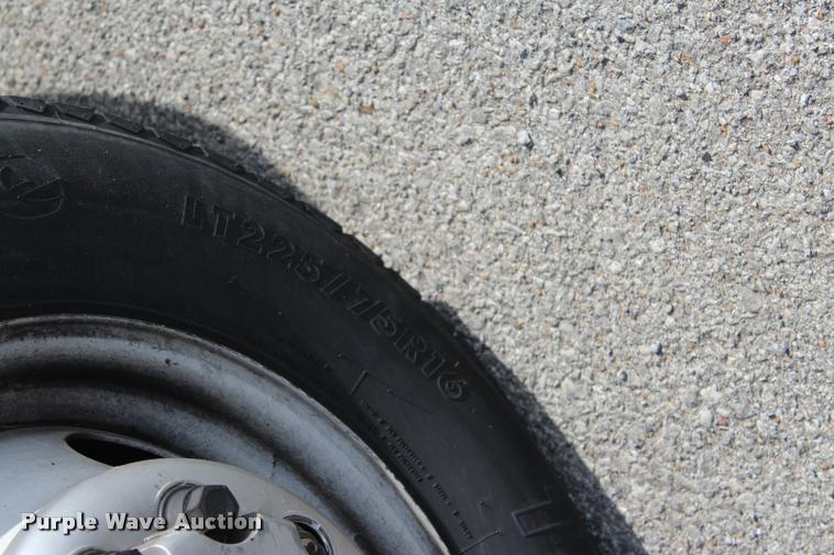 image for item L4992 2010 Chevrolet Express G4500 shuttle bus